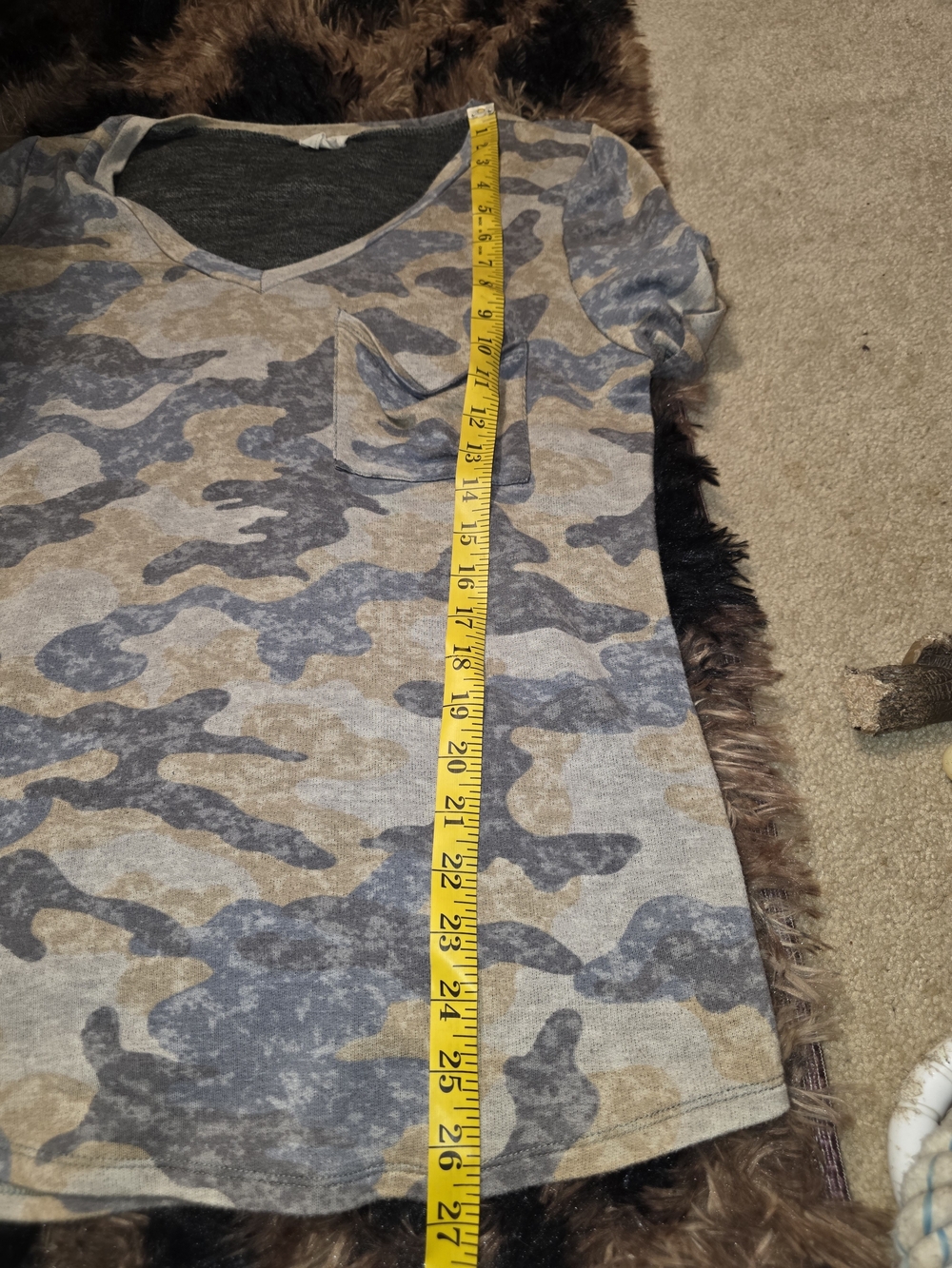 Lovely Melody Camo V-Neck Pocket Tee - Gray & Tan - Picture 3 of 3